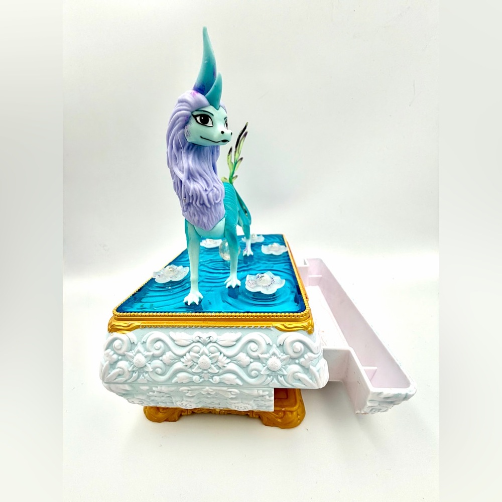 “Raya” movie Blue and Purple “Sisu” Dragon Figurine Set - Picture 6 of 15